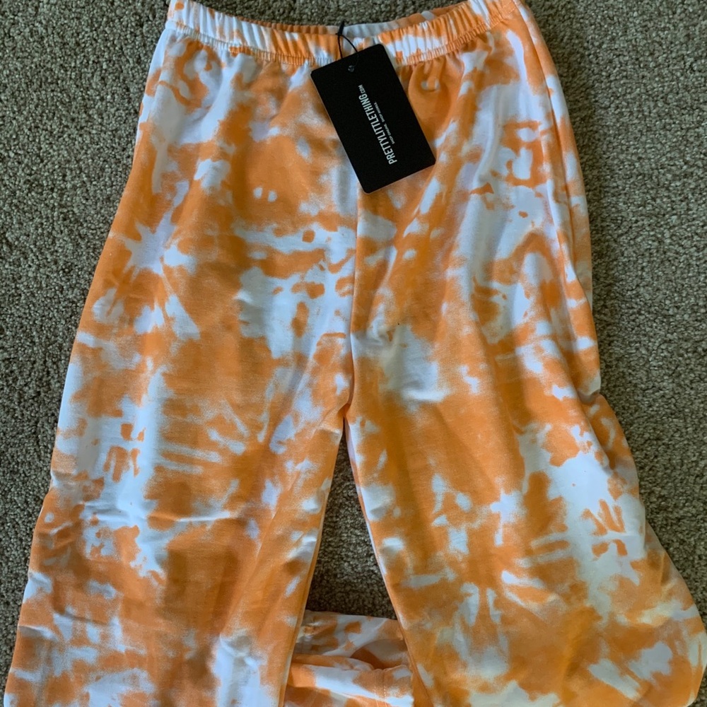 BRAND NEW WITH TAGS PLT ORANGE TIE DYE JOGGERS!